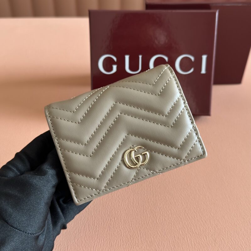 GUCCI  GG Marmont系列绗缝卡包 型号：466492奶茶浅金