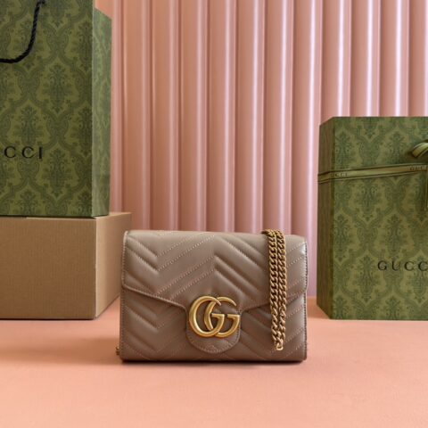 GUCCI GG Marmont系列绗缝迷你手袋 型号：474575奶茶色/G五金原厂皮