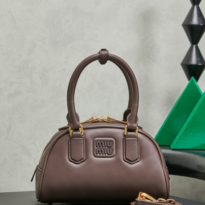 MIUMIU Miu家新款保龄球包包 5BB191石楠木