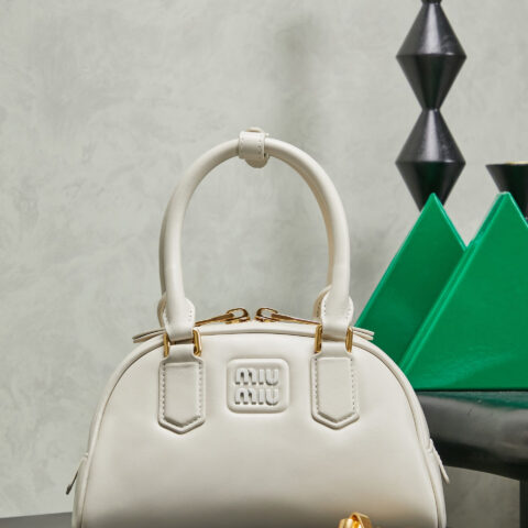 MIUMIU Miu家新款保龄球包包 5BB191白色