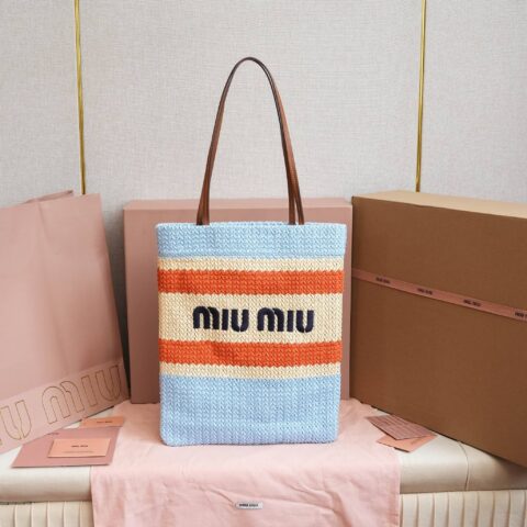 MIUMIU 新正面标志性刺绣 5BG248 三色浅蓝