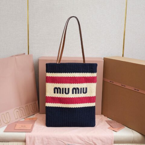 MIUMIU 新正面标志性刺绣 5BG248三色深蓝