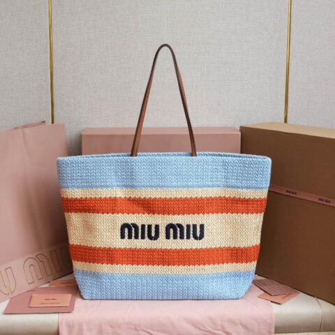 MIUMIU 新正面标志性刺绣 5BG228 三色浅蓝