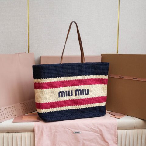 MIUMIU 新正面标志性刺绣 5BG228 三色深蓝
