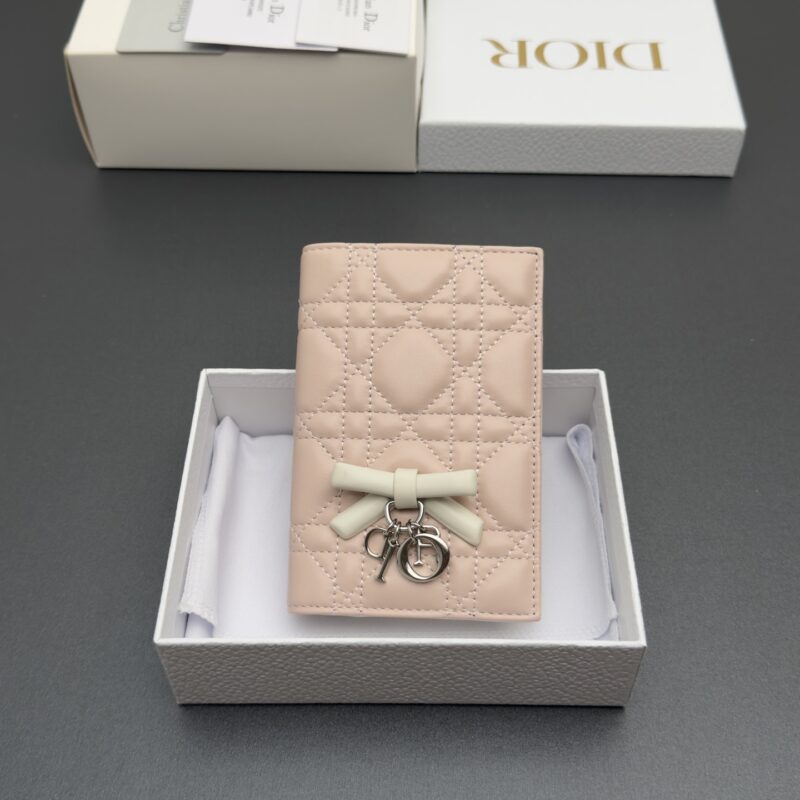 DIOR Lady 护照套钱包系列 型号:S2626 粉拼白腾格纹羊皮