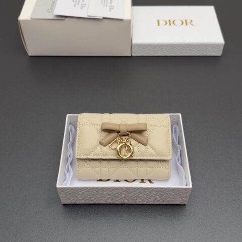 DIOR Lady Freesia钱包系列 型号：S2607 驼米拼饼干腾格纹/羊皮