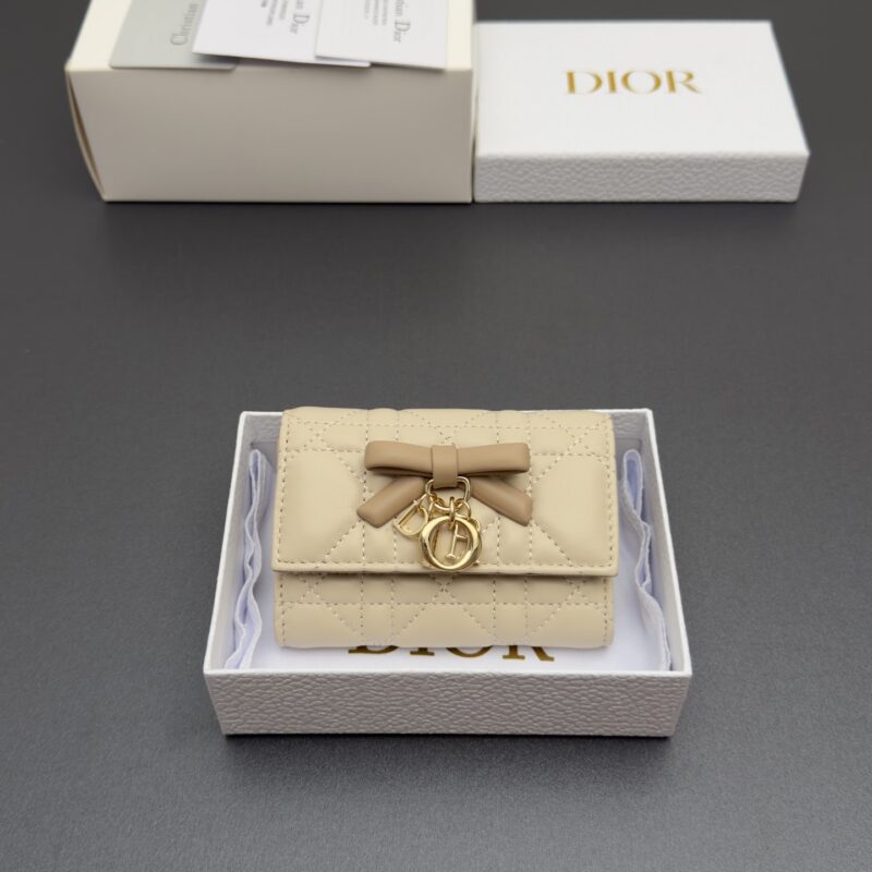 DIOR Lady Freesia钱包系列 型号：S2607 驼米拼饼干腾格纹/羊皮