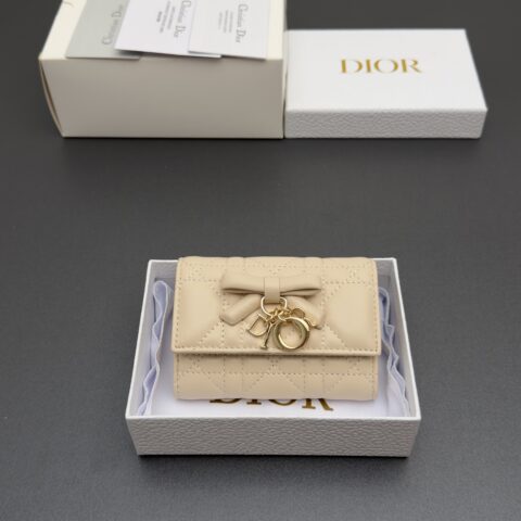 DIOR Lady Freesia钱包系列 型号：S2607 (粉笔)米白腾格纹/羊皮