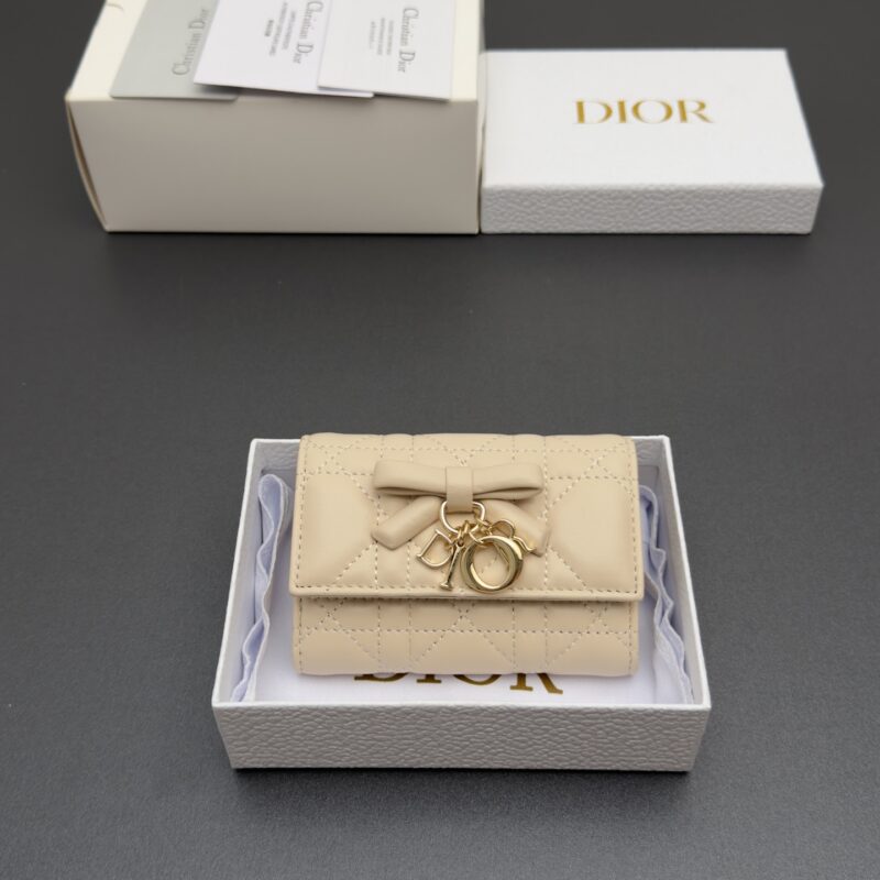 DIOR Lady Freesia钱包系列 型号:S2607 (粉笔)米白腾格纹/羊皮