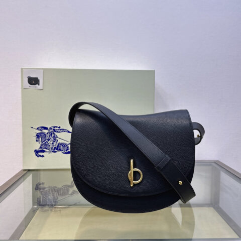 Burberry B家最新立挺包款 型号3301