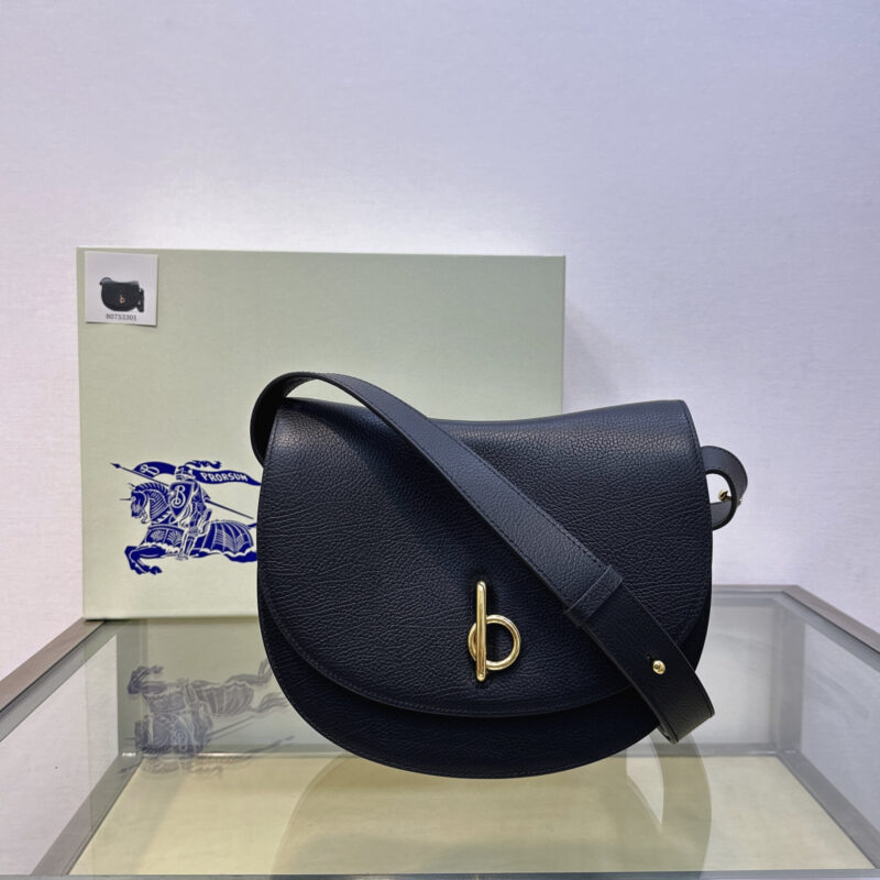 Burberry B家最新立挺包款 型号3301
