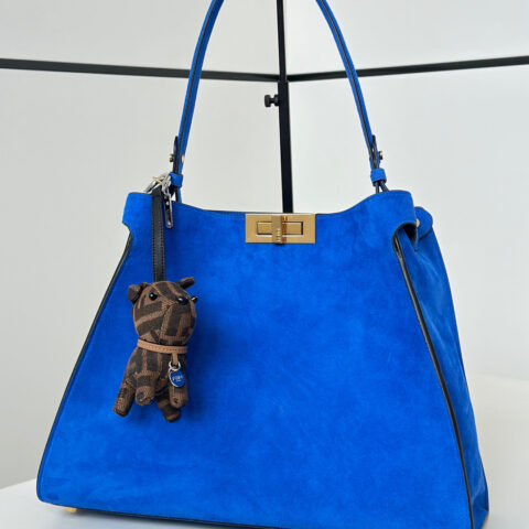 FENDI Way新款软质梯形轮廓 款号：368电光蓝