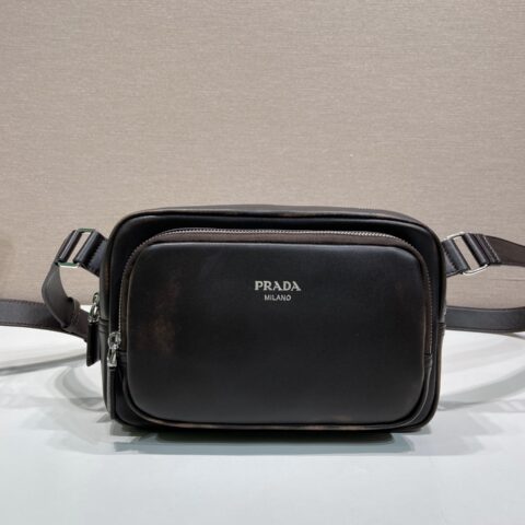PRADA 新品胸包🎉2VH218