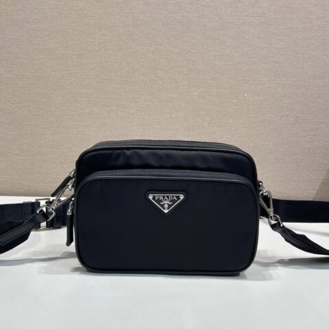 PRADA 新品男斜包🎉2VH170