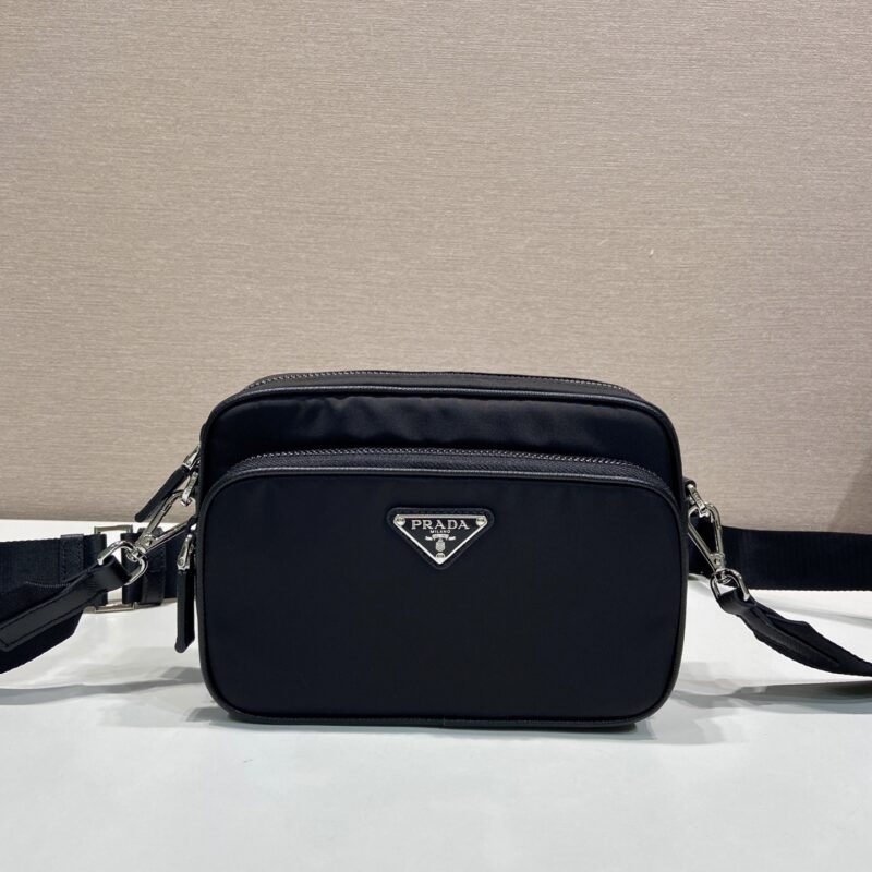 PRADA 新品男斜包🎉2VH170