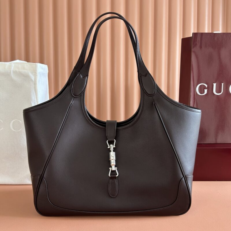 GUCCI 托特包甄选轻盈挺括的GG帆布 型号:866645 棕