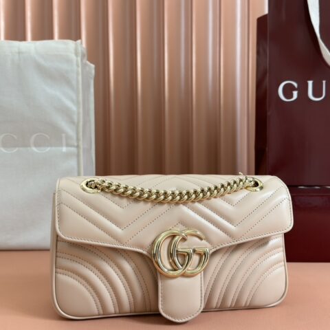 GUCCI GG Marmont系列 型号：443497 浅杏
