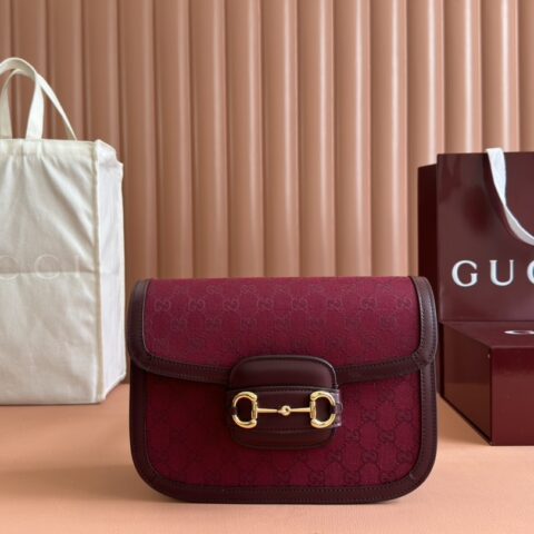 GUCCI Horsebit 1955系列肩背包 型号：602204酒红布红皮