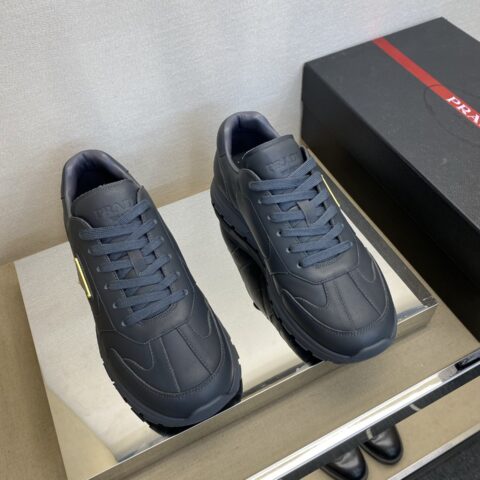 PRADA 男士休闲款
