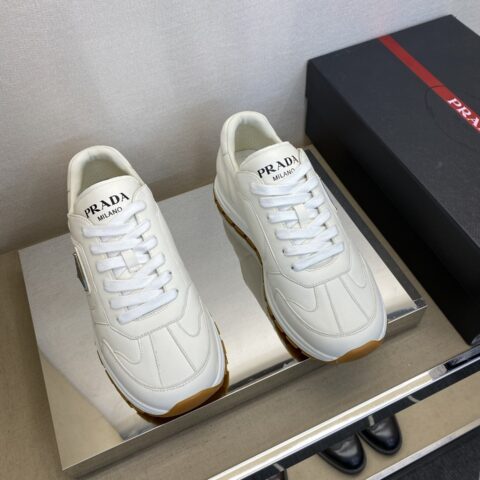 PRADA 男士休闲款