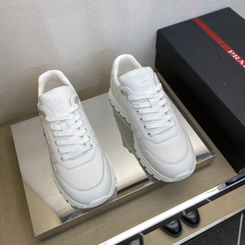 PRADA 男士休闲款