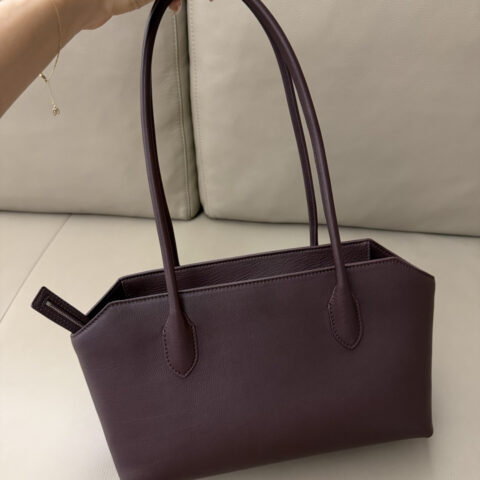 THE ROW Small Terrasse Bag 胎牛皮 型号：TR1250  酒红