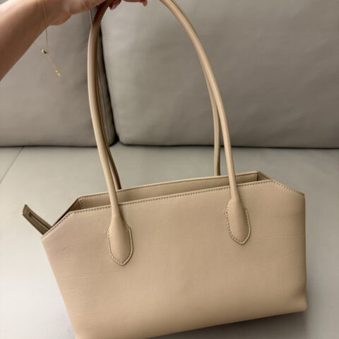 THE ROW Small Terrasse Bag 胎牛皮 型号：TR1250 奶茶色
