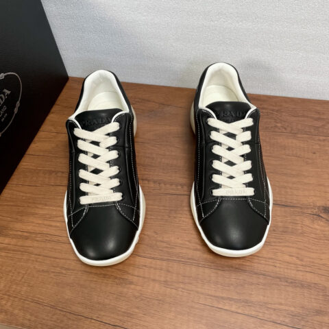 PRADA  新款男士拼接休闲运动鞋 货号：2EE429 黑色