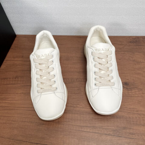 PRADA  新款男士拼接休闲运动鞋 货号：2EE429 白色