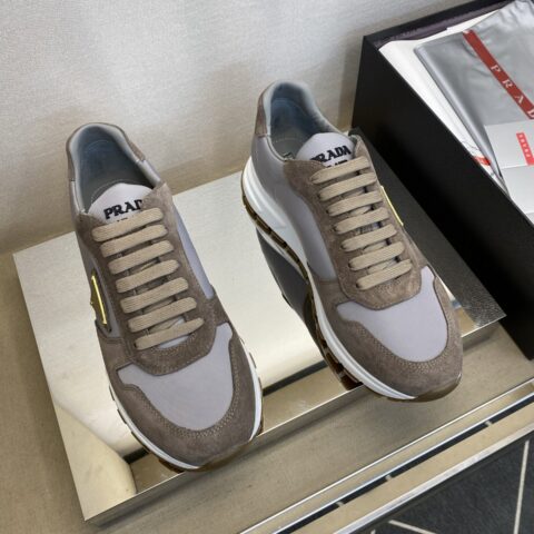 PRADA 男士休闲款
