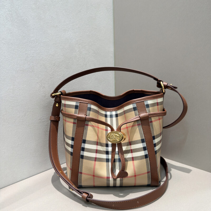Burberry 迷你水桶包 型号9691
