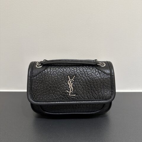 YSL  𝗡𝗶𝗸𝗶羊皮黑金𝟭𝟴𝗰𝗺 款号：828736黑色银扣