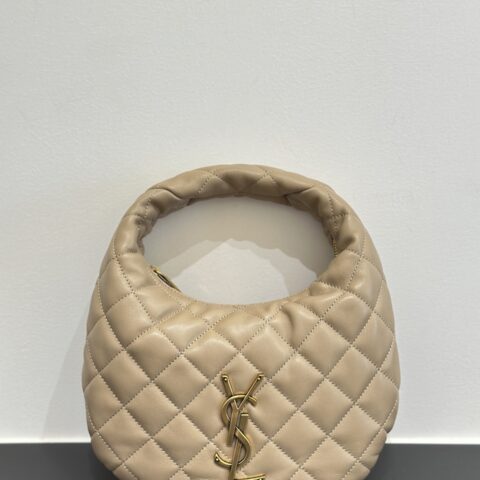 YSL 𝗜𝗖𝗔𝗥𝗘 𝗯𝗮𝗯𝘆纳帕羊皮手袋 型号：851689杏色