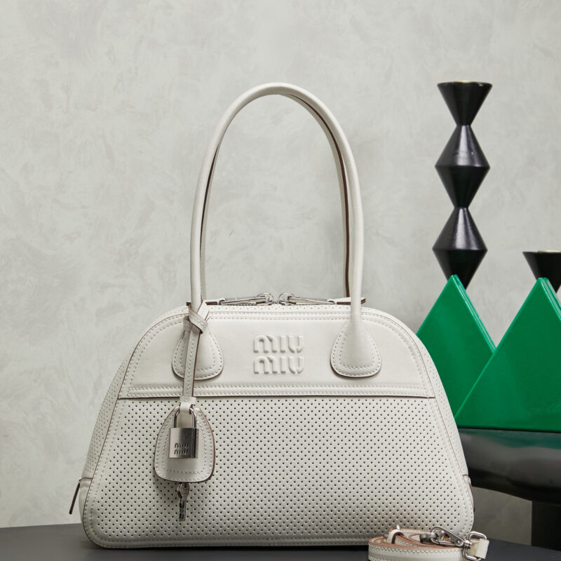MIUMIU 新品爆款Vivant保龄球包 型号:5BB199 冲孔棕色