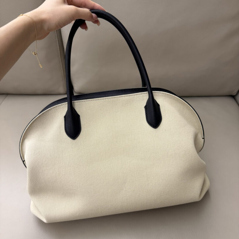 THE ROW  Agnes 15 Bag 型号：TR1251 黑色马鞍皮拼杏布