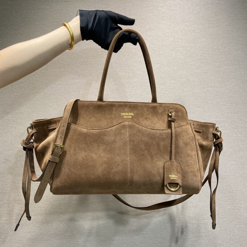 PRADA 新款手提包🎉1BG650