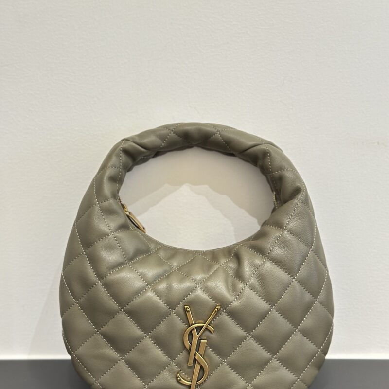YSL 𝗜𝗖𝗔𝗥𝗘 𝗯𝗮𝗯𝘆纳帕羊皮手袋 型号：851689绿色