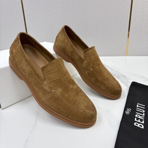 BERLUTI  新款手工擦色拼反毛皮乐福鞋