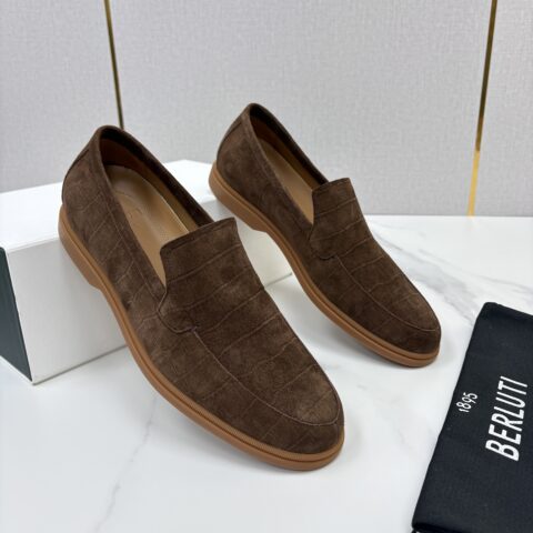 BERLUTI  新款手工擦色拼反毛皮乐福鞋