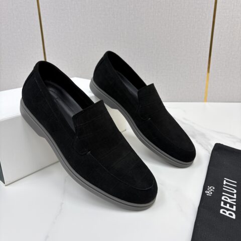 BERLUTI  新款手工擦色拼反毛皮乐福鞋