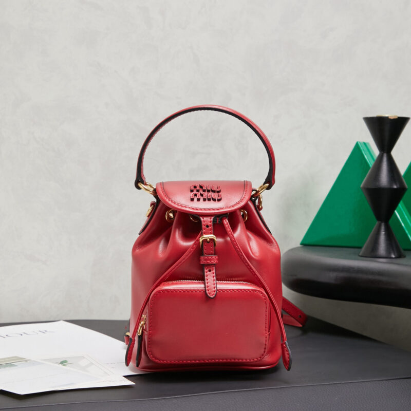 MIUMIU 新品学院风迷你双肩包 5BZ045大红