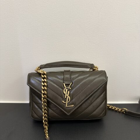 YSL 𝗖𝗢𝗟𝗟𝗘𝗚𝗘亮面油蜡迷你链条包  款号 ：779430绿色