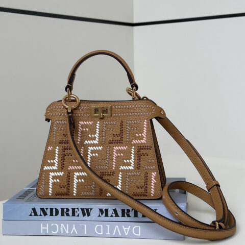 FENDI Peekaboo全新系列 款号：8671AS