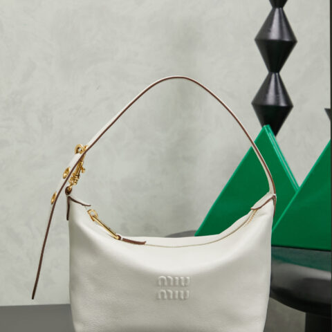 MIUMIU 新品饭盒包 5NE841白色植鞣