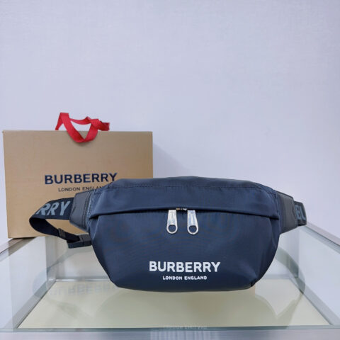 Burberry B家新款腰包 型号2984