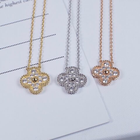 Van Cleef&Arpels Vca满钻四叶草项链