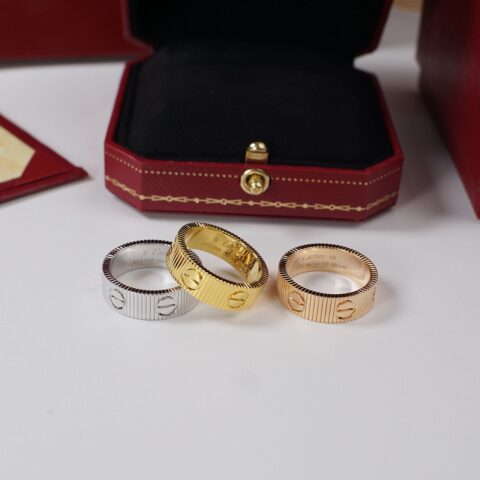 Cartier 卡地亚新款love戒指