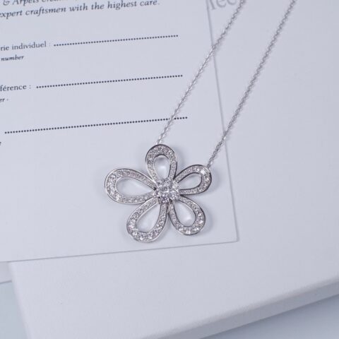 Van Cleef&Arpels VCA满钻花朵项链