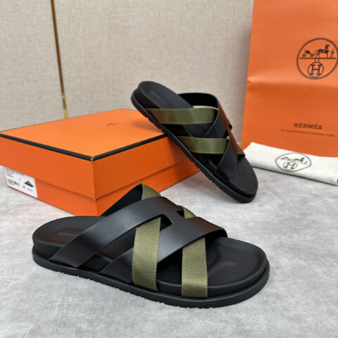 HERMES 最新经典男款 Kazimir 拖鞋