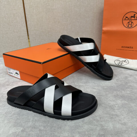 HERMES 最新经典男款 Kazimir 拖鞋